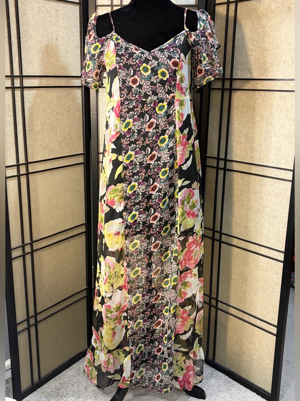 Band of Gypsies Dress Womens Medium Black Floral Ruffle Maxi Boho cottagecore